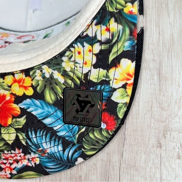 TOP LEVEL : HUSTLE | Front-raised Verbiage & Tropical Print Design Snapback Cap - Picture 5 of 7